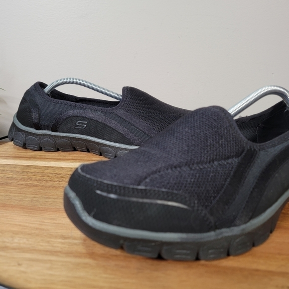 Skechers Walking Slip on Relaxed Fit Memory Foam Air Cooled Black Flats Size 10 - Picture 6 of 17